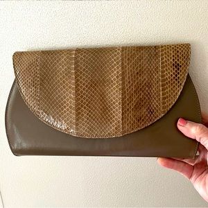 Florsheim Signature Snakeskin Leather Taupe Clutch, hideaway shoulder strap